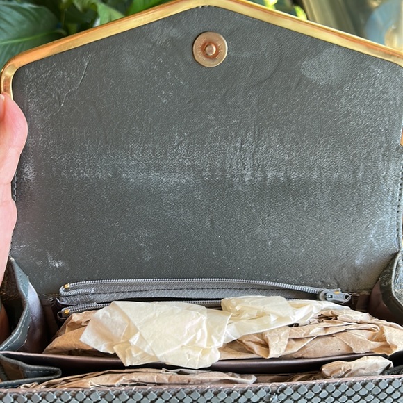 VENETO vintage grey chain metal envelope style purse - Picture 8 of 11